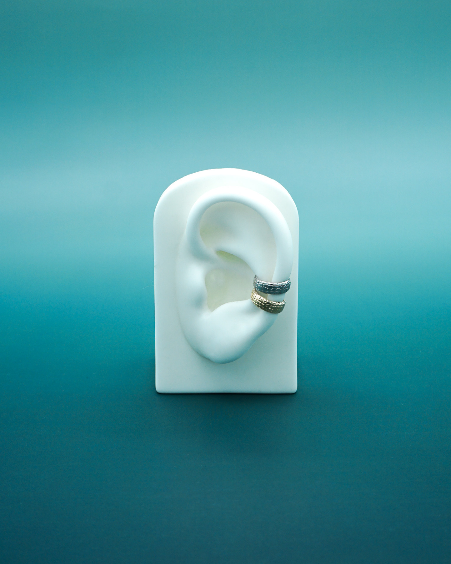 Radiant Reptile Ear Cuff Gold