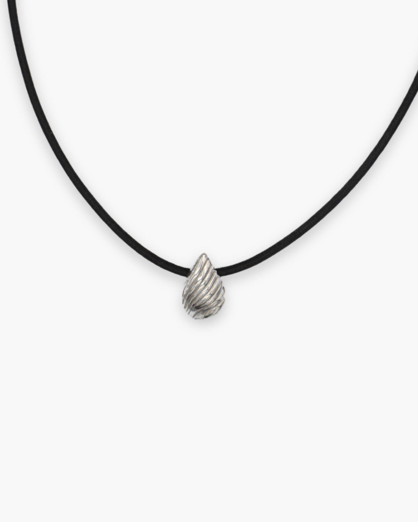 Granny Leather Necklace Silver