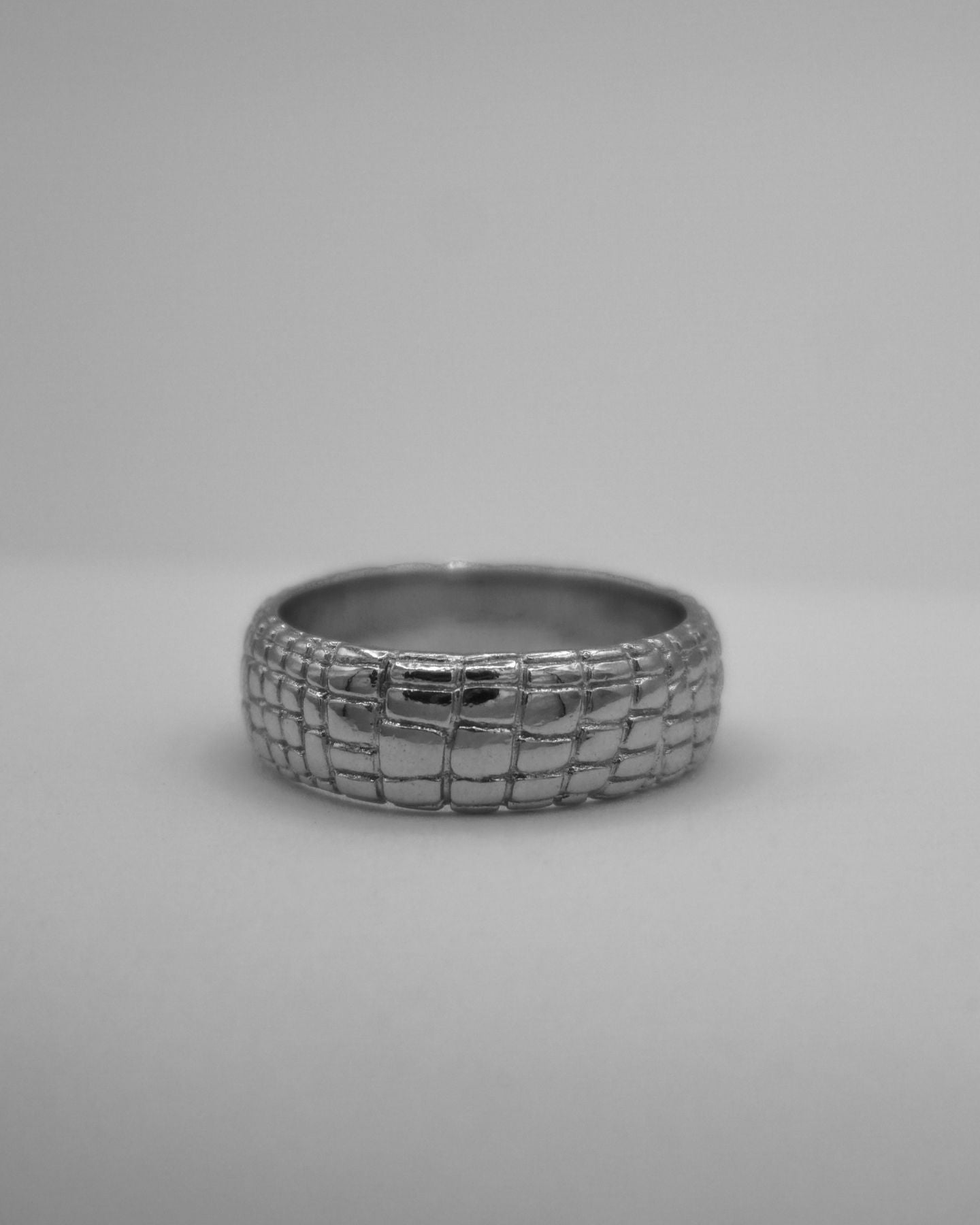 Radiant Reptile Ring Silver
