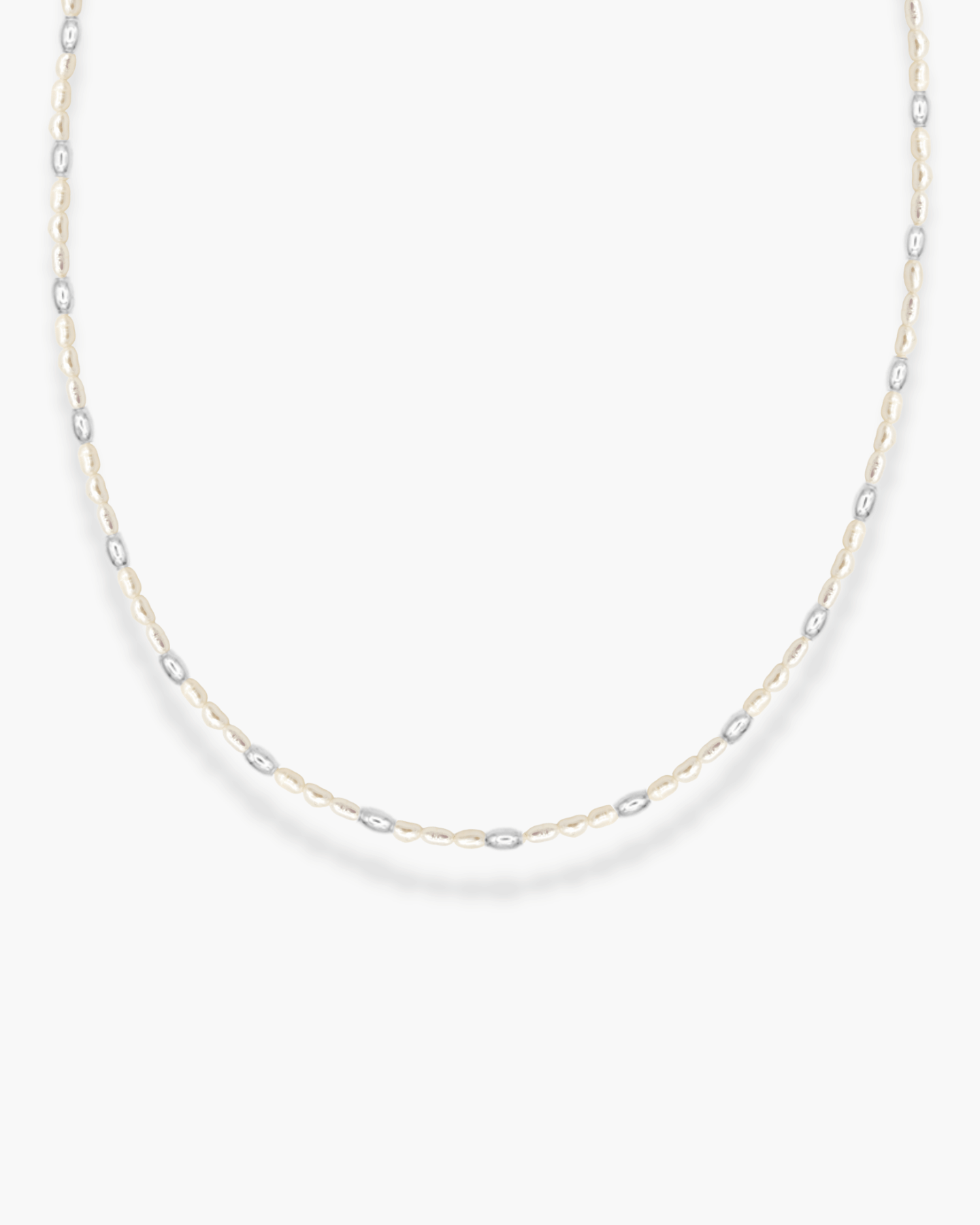Silvery Pearl Necklace