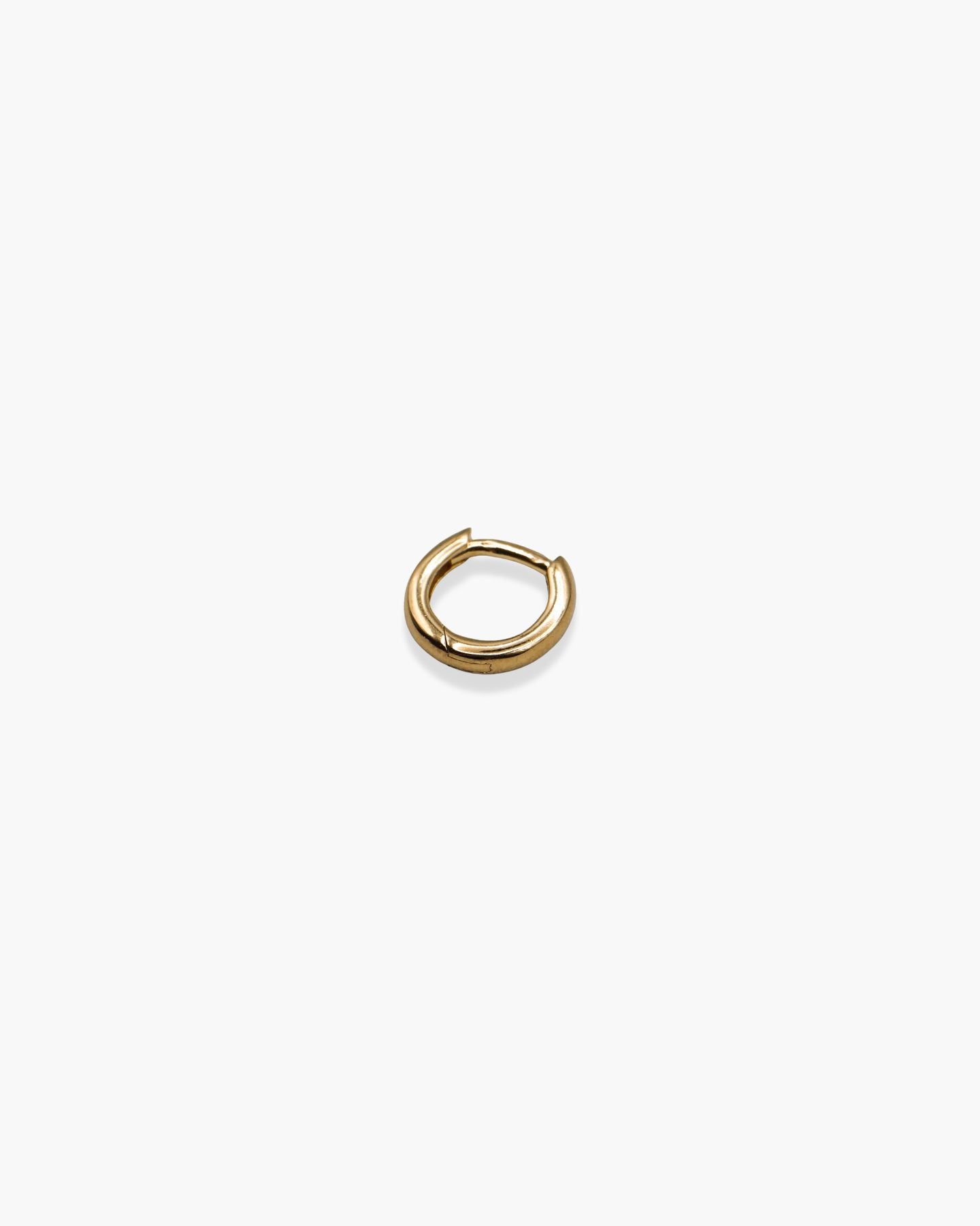 Single Tiny Sleek Hoopie Gold