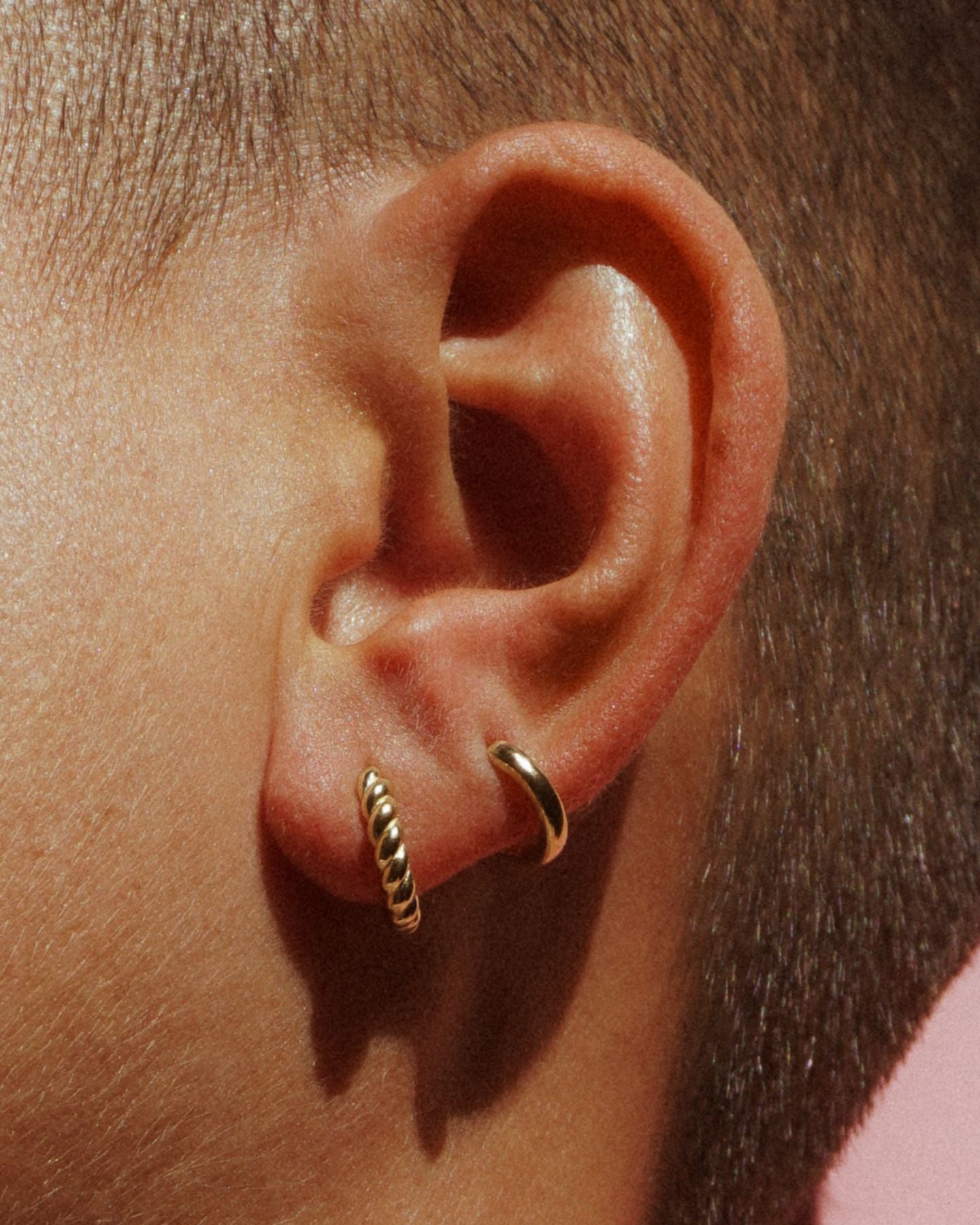 Single Tiny Sleek Hoopie Gold