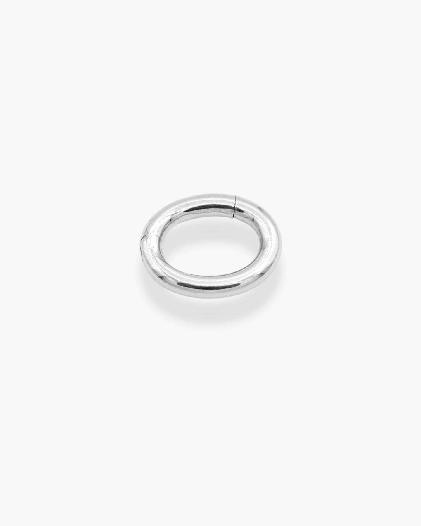 Oval Front Clasp Necklace Silver