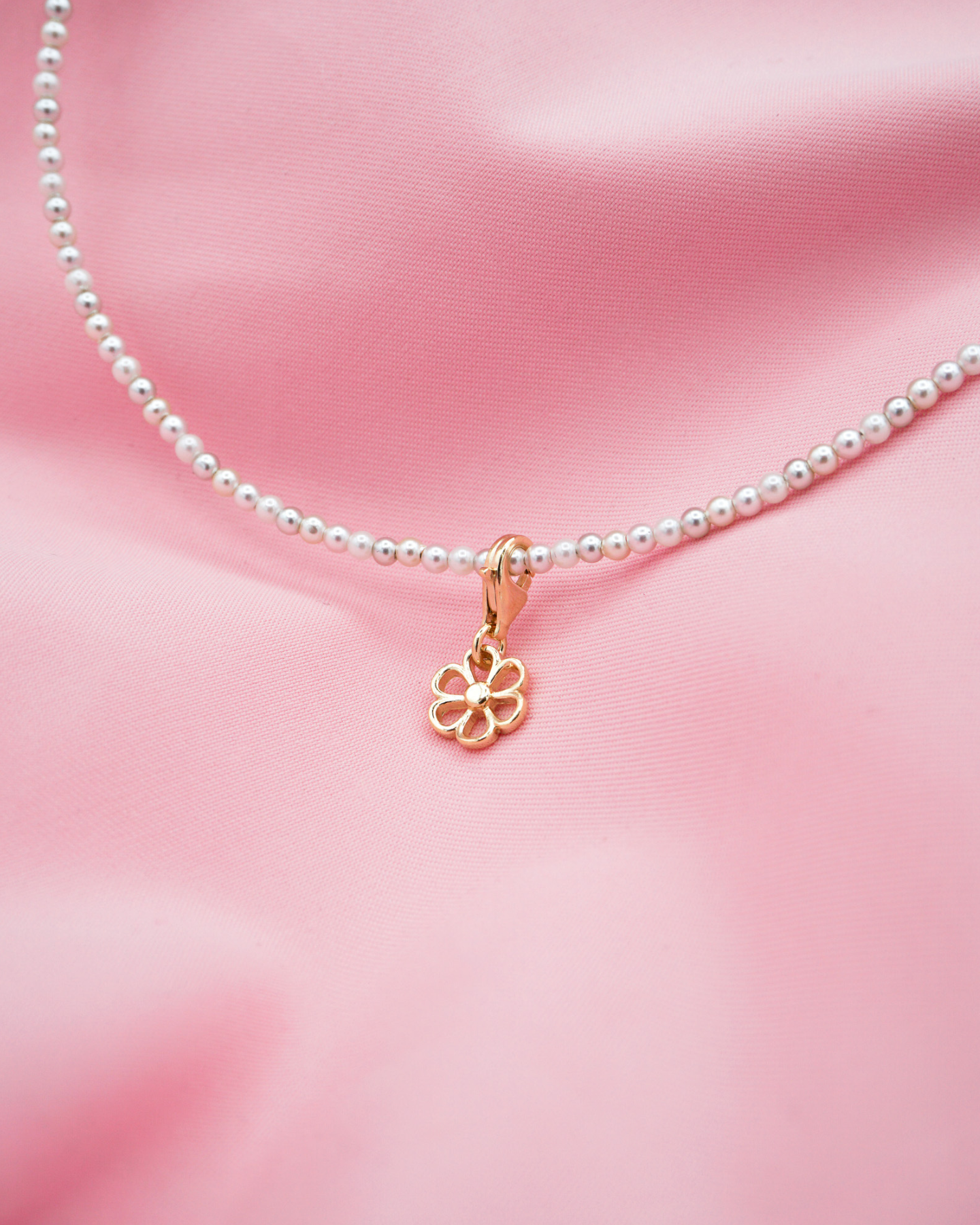 Pretty Blossom Necklace Charm Gold
