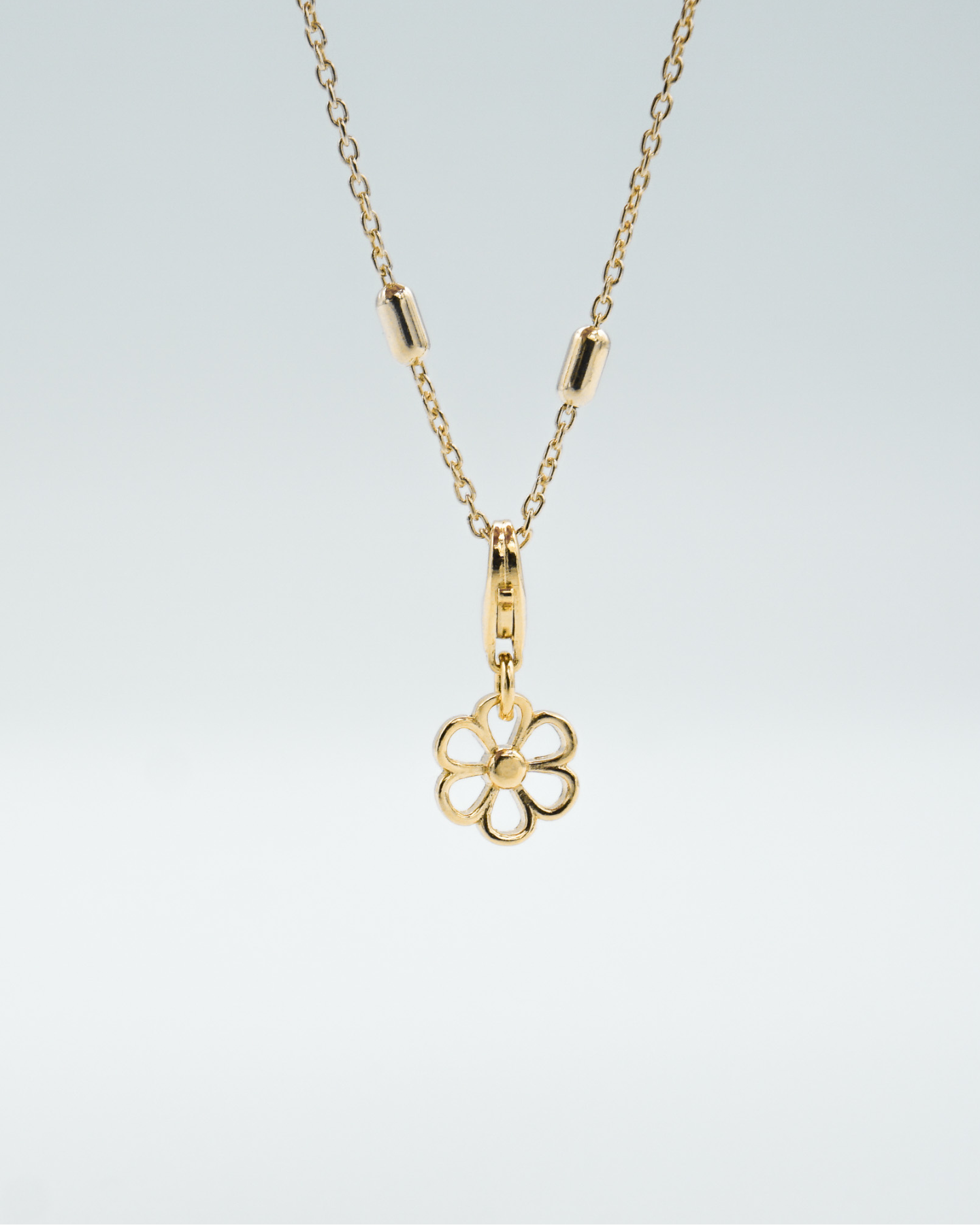 Pretty Blossom Necklace Charm Gold