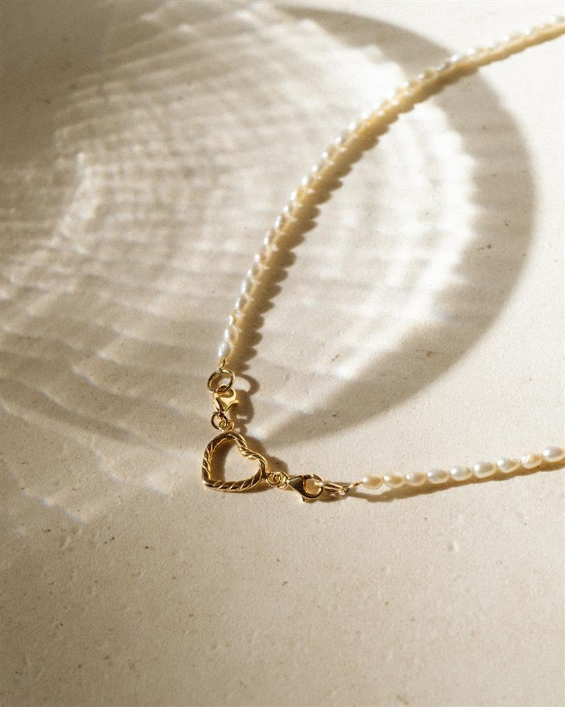 Twistin'n'Turnin' Heart Pearl Necklace Gold