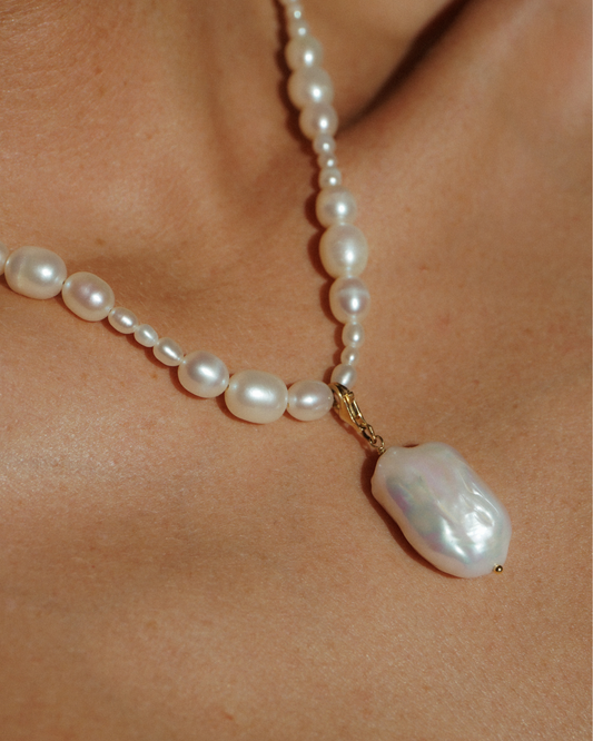 Whim Of Nature Pearl Necklace Gold